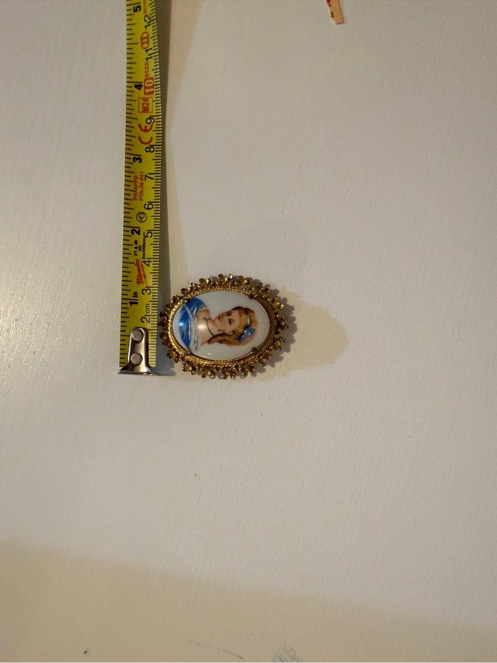 Vintage Limoges France Porcelain Portrait Brooch Victorian Lady Gold Tone Pin - Picture 7 of 7